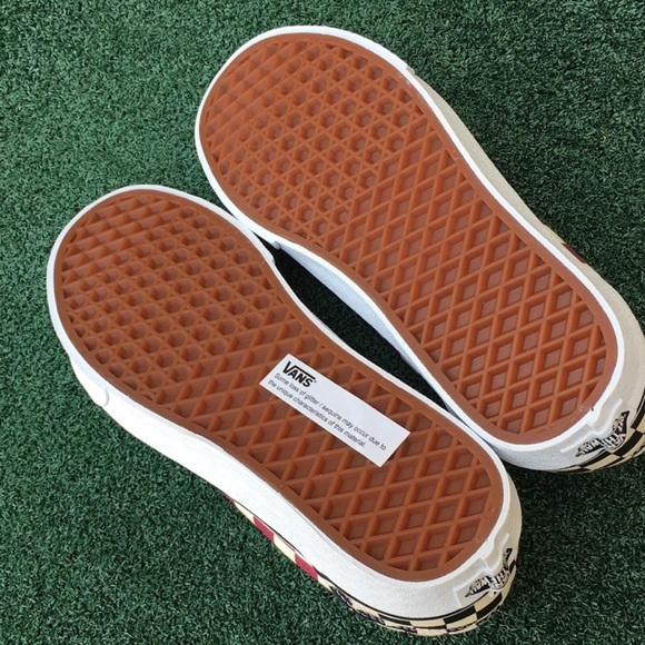 NWT Vans Glitter Checkerboard Old Skool
Sneaker 🌈 Pride Collection - Picture 4 of 6